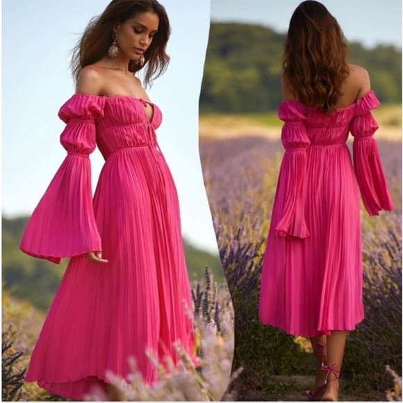 Alamour Dresses & Skirts - Alamour Dress Womens Size XL Analu Pleated Midi Hot Pink